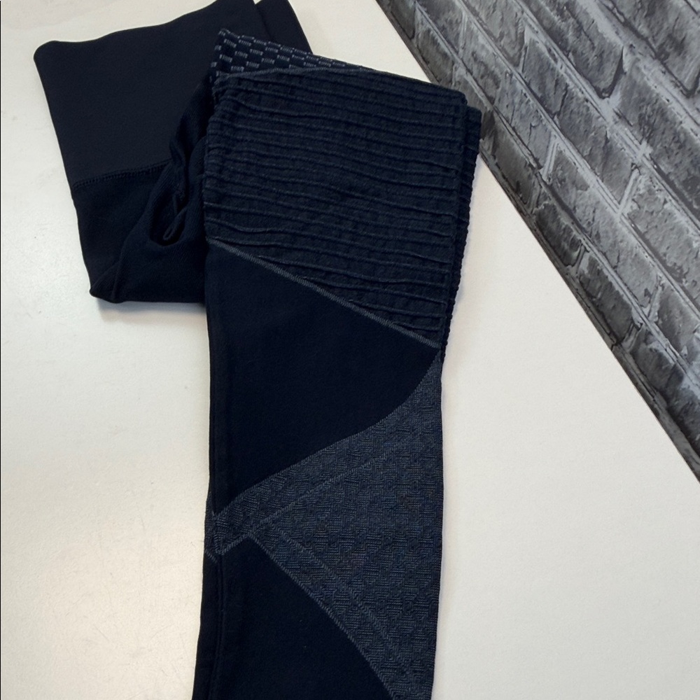 SPANX Patterned Leggings - Picture 11 of 11